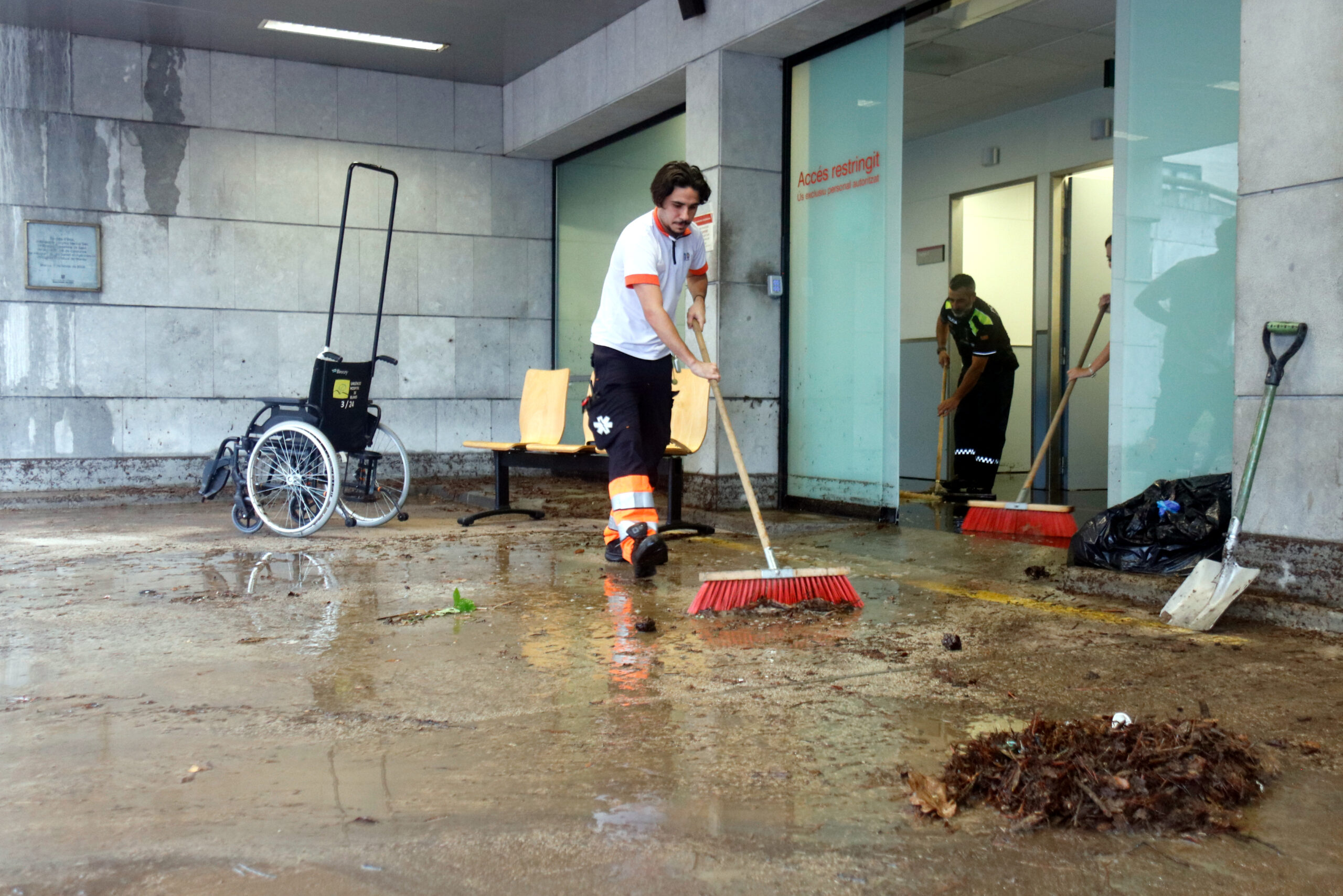 Imatge de El temporal colpeja la Selva i el Maresme: un mort a Tordera, rescats, inundacions i afectacions a l’Hospital de Blanes